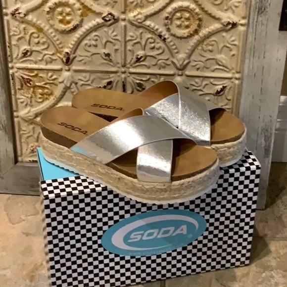 Soda Corky Sandals - Picture 3 of 5